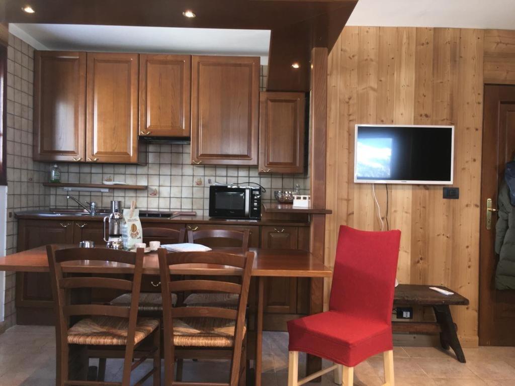 Aroma Di Legno E Profumo Di Neve Apartment Breuil-Cervinia Bagian luar foto